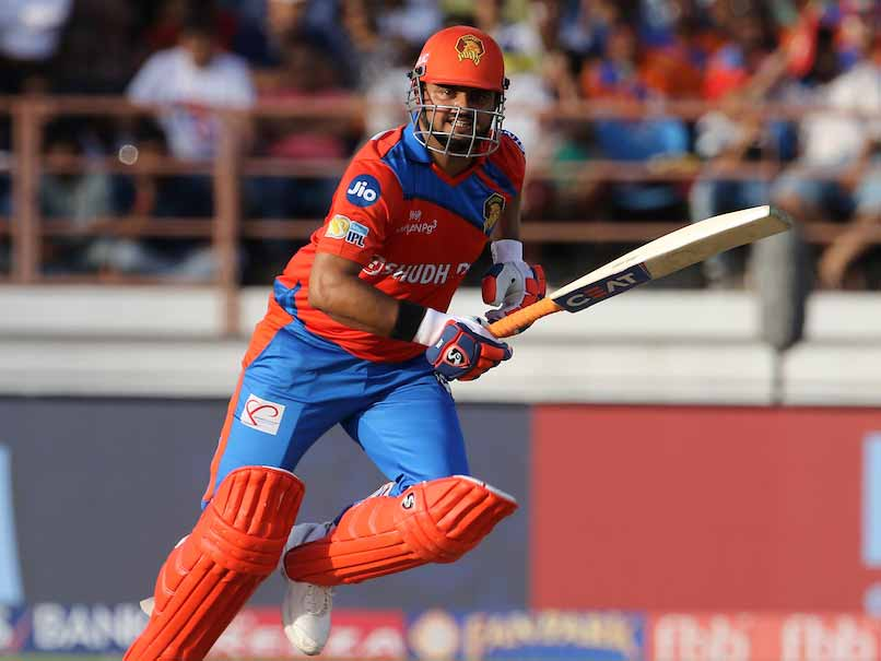 On This Day 2017, Suresh Raina scored 34* (30) vs RCB - rescuing GL from 23/2 & adding 92 for the 3rd wicket to comfortably chase down 135 with 6.1 overs to spare He continued his excellent IPL season: coming off scores of 35* (22), 84 (46), and 32 (24) @ImRaina 🧡