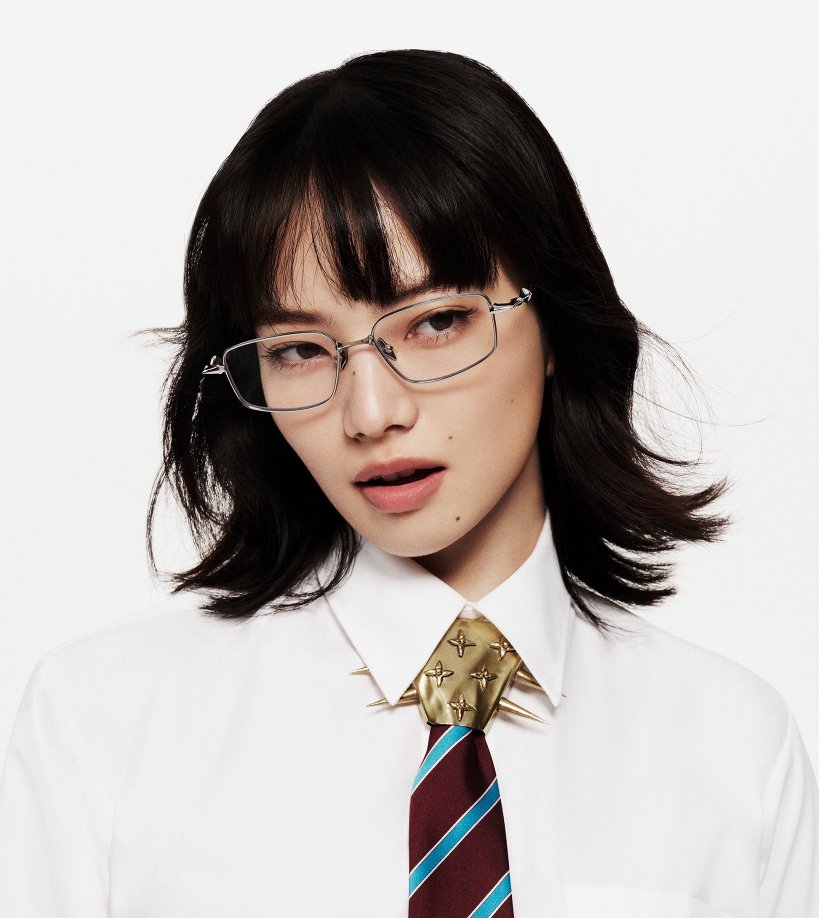 the next thing jurin can do is wear nana komatsu's gentle monster glasses