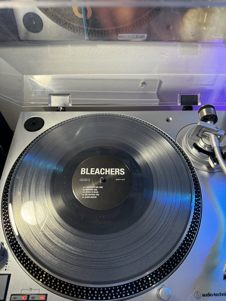 BLEACHERS 🎷🚙😎 “tell them to grease the wheels, pull the arrow back, start the appeal” pressed on a stunning clear vinyl 😍 such a great album 🤍 #BLEACHERS @jackantonoff @bleachersmusic