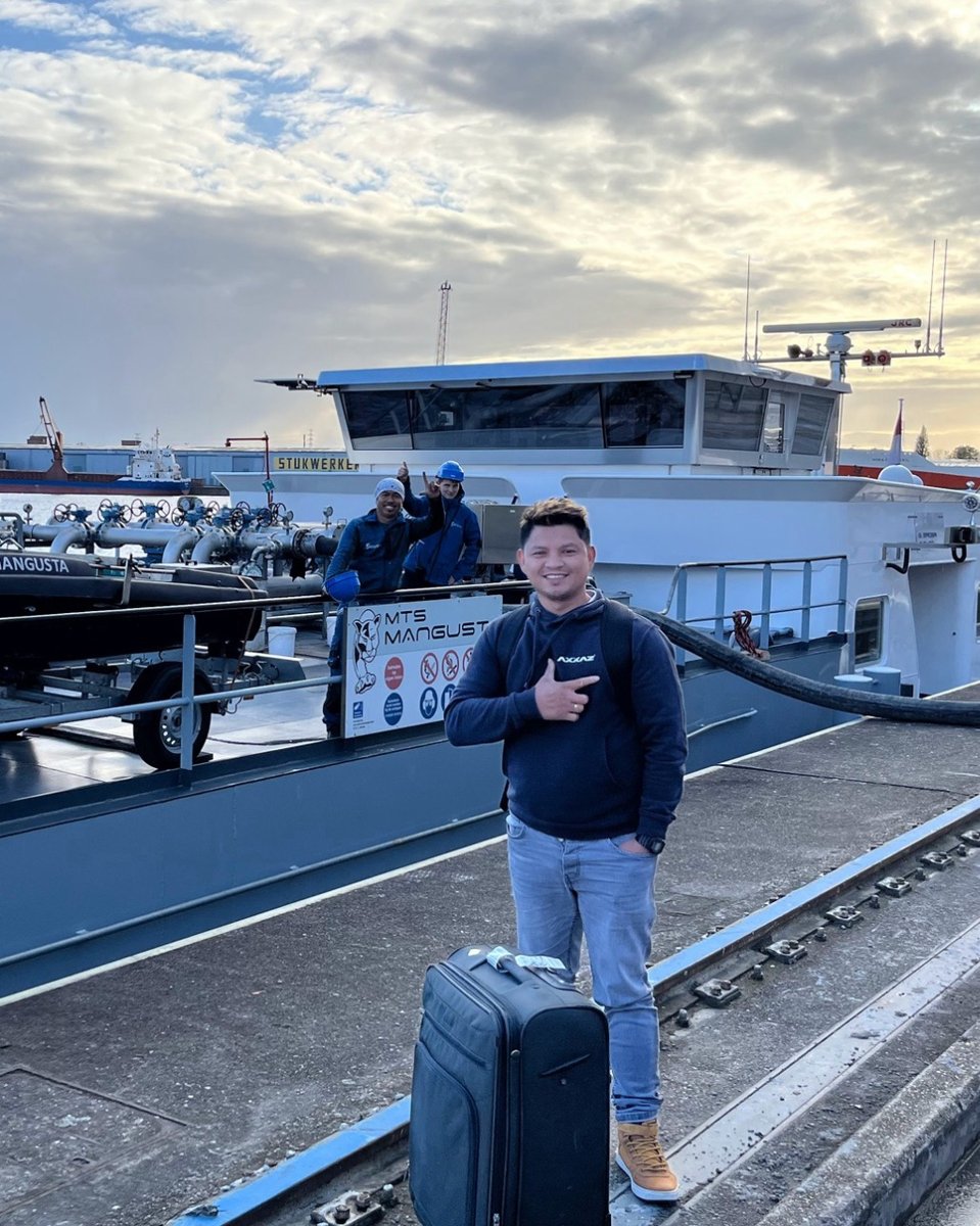 Melvin is back in business 💪🏽 The rest of the Mangusta team is glad to have him back. 🚢

#welcomeback #backtowork #tankerboys #AXXAZcrew #AXXAZmarine #inlandshipping