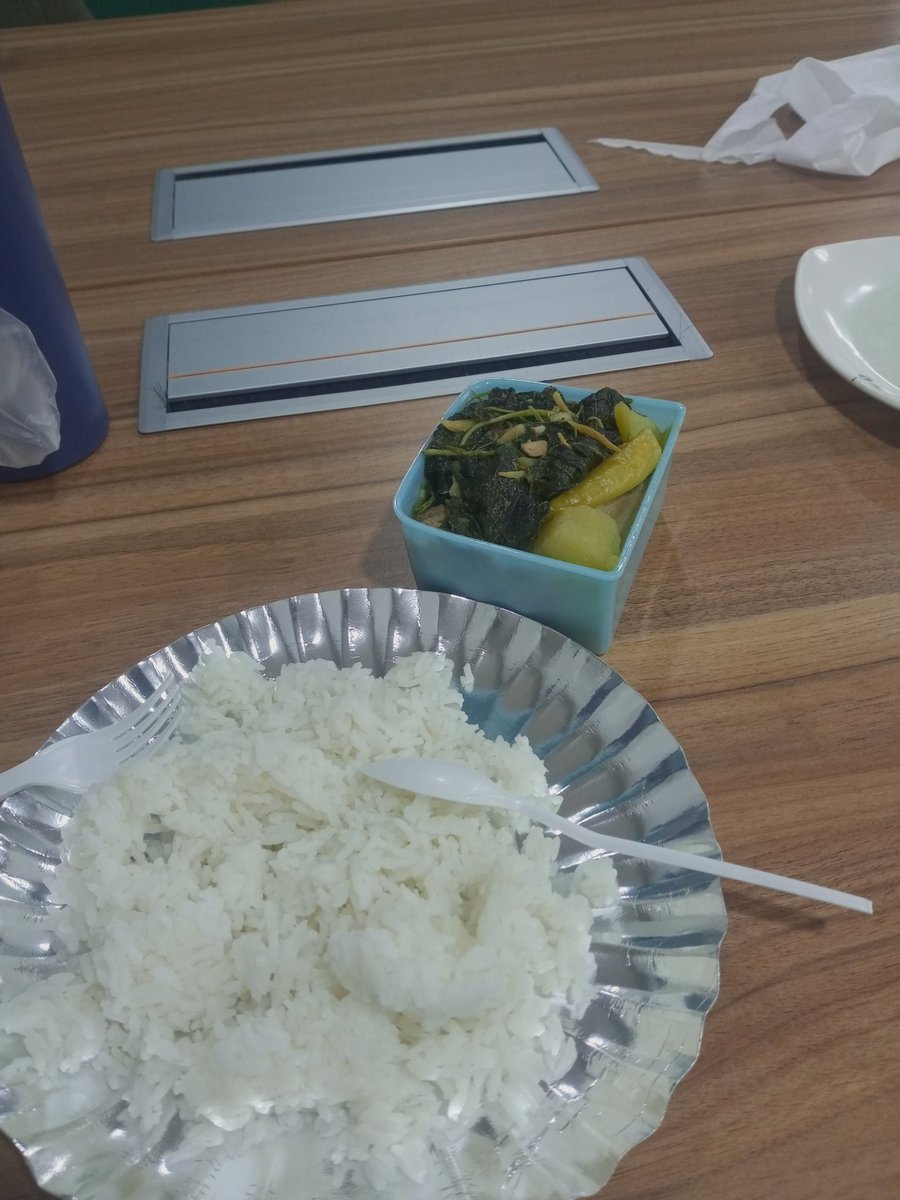 JadeDCabs's tweet photo. @_bernardoands Temchuuuu, Wawabbb😘 Here's me enjoying the good tasting food you always cook🥰 I was able to get a pic pf the salted egg chimken wings but not so good pic as well😅 But most importantly is I loved it💜💛😘 https://t.co/8ECsJmdkYS