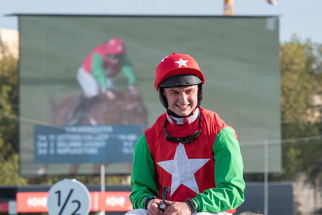 On final day of jump season, a special mention to one of Pembrokeshire's finest ever sportsmen @Sean_Bowen_ - he's ridden 157 winners and despite 7 weeks off with injury almost won the championship - some performance. It'll be your turn very soon. Good luck from all @FfosLasRC
