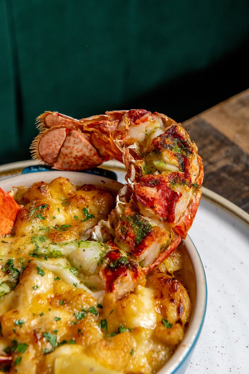 Love pasta and shellfish? Then you’ve come to the right place this weekend 🦞 Make your way to Mount Ephraim for luscious lobster mac and cheese, ready and waiting for you to dive in on your days off at our Seafood Kitchen & Bar 😋 #pastapasta #tunbridgewells #shellfish #pubfood