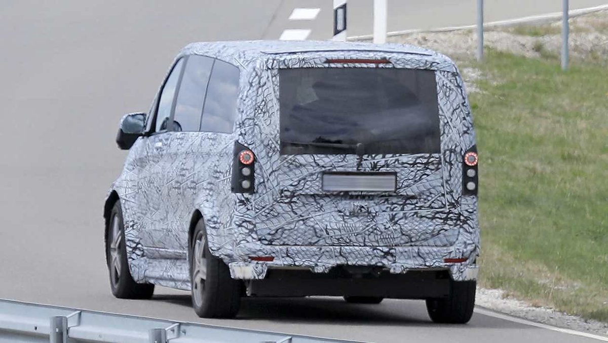 A new electric Mercedes V-Class is on the way, and we've spotted it testing...>> buff.ly/4bdcSL0