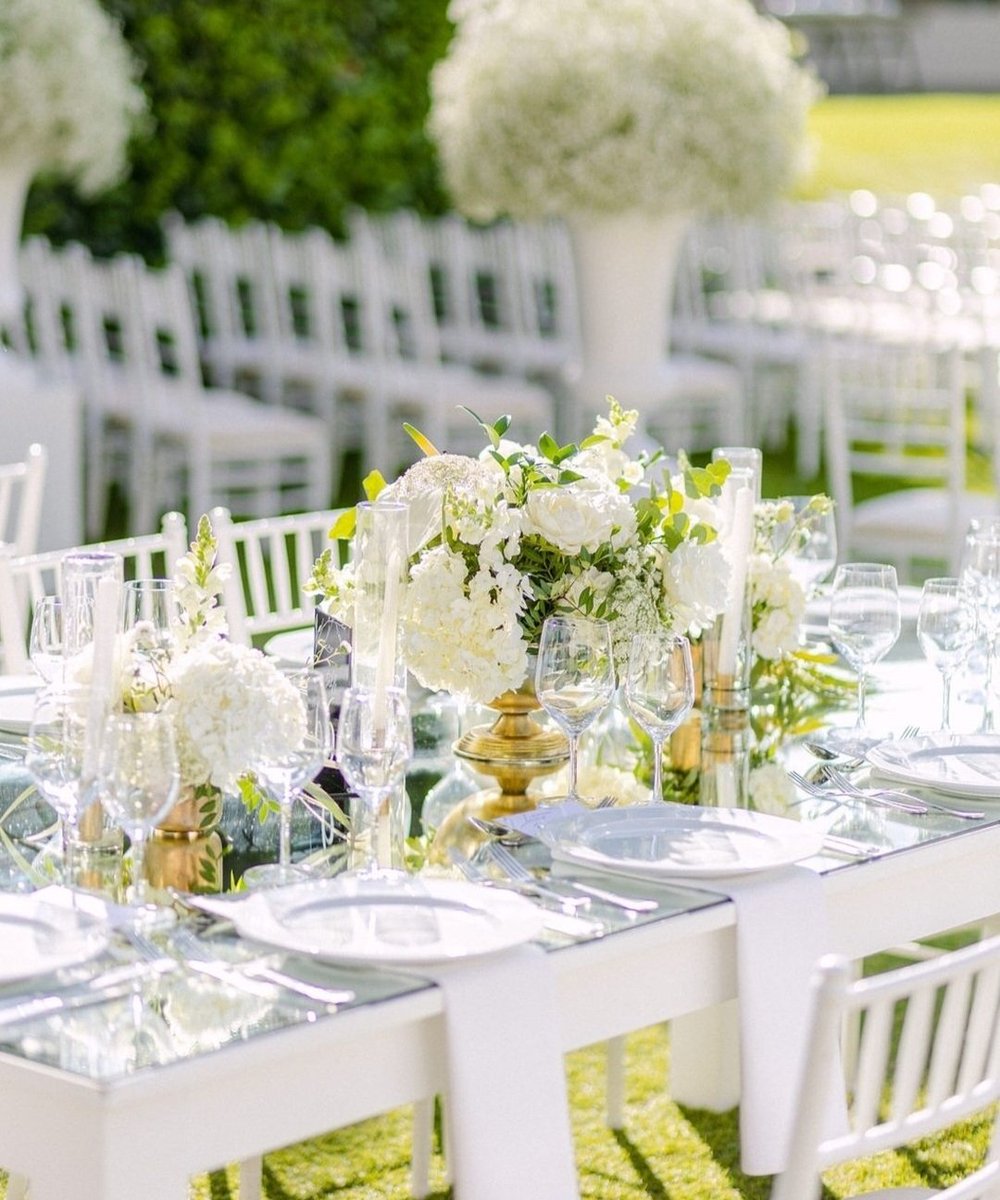 #White #Guests #Floral #Tablescapes #Dining #Bouquet #Green