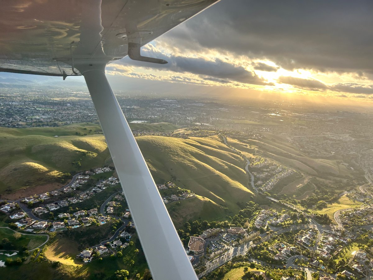 The sky isn’t the limit. It’s the bare minimum. #GeneralAviation #StudentPilot