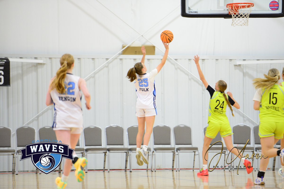 Chloe Fulk, graduating in 2027! 🌟 A force in transition, she runs the court tirelessly and finds the open man with ease. Her ability to set up interior players is unmatched. Bright, bright future ahead for this rising star! 🏀 #BasketballProdigy #Playmaker #FutureStar