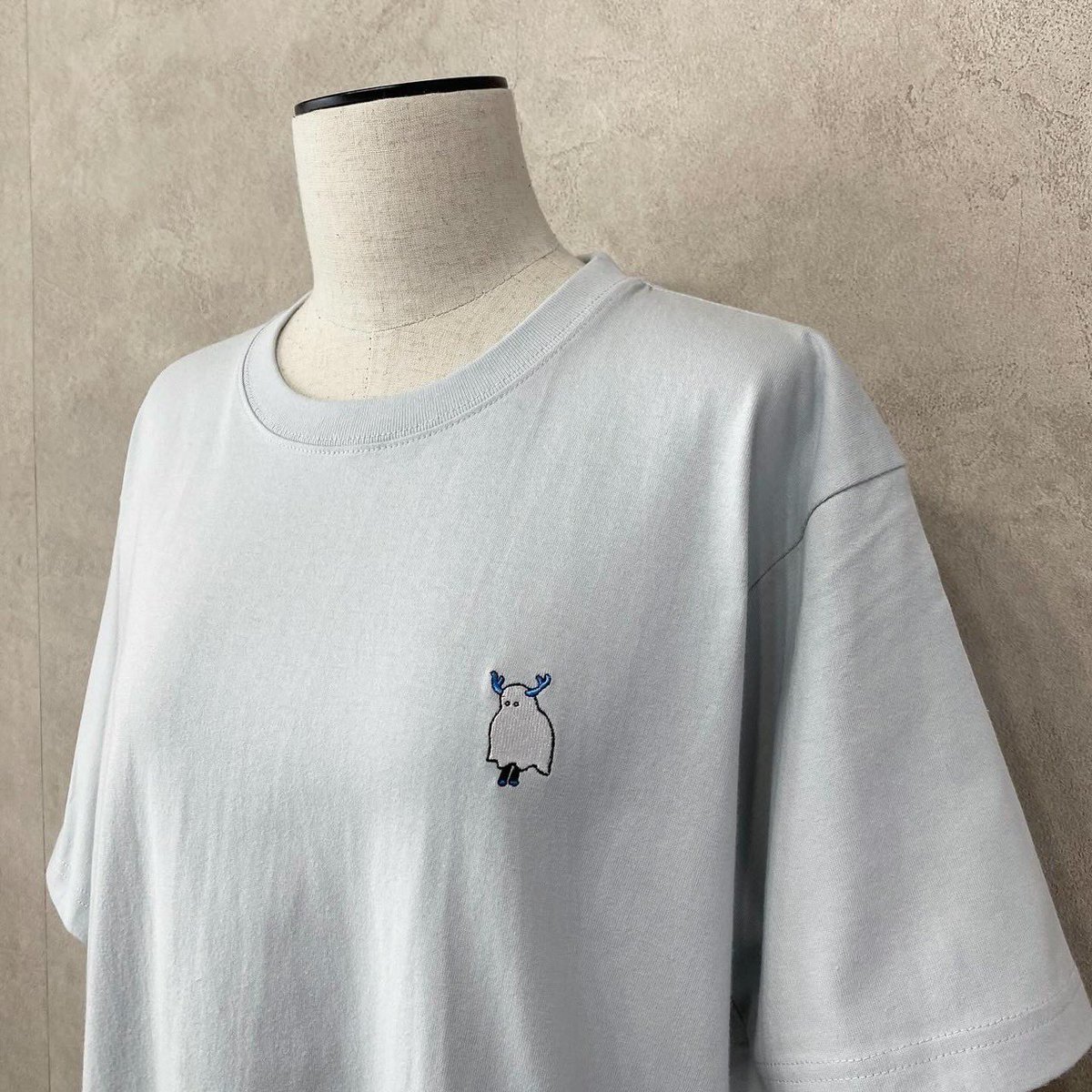 「お知らせSchrödinger's closet 様( )のTシャツのワンポイン」|しゃもたのイラスト