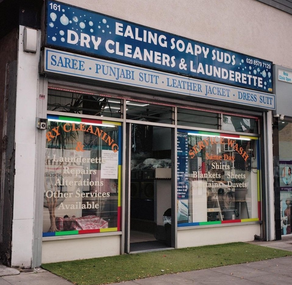 Ealing Soapy Suds, 161 Uxbridge Road, London, W13 9AU 🧺🧺
📷 @jamielangford
#ealing #london #londonlaunderettes #londonlife #londonstreets #retrolondon #vintagelondon #streetphotography #streetphoto #shopfront #exterior #sign #signage #font #typography #coinop #laundry