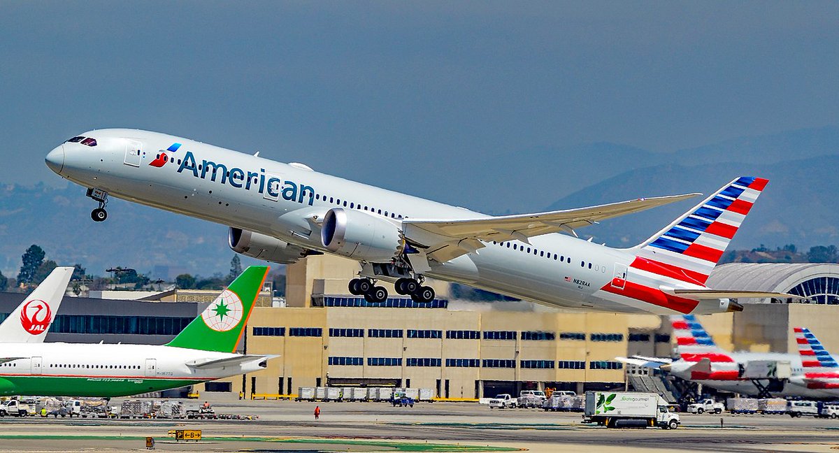 American Airlines a annoncé vendredi qu'elle réduirait certaines de ses liaisons internationales au cours du second semestre et au début de 2025 en raison des retards persistants du Boeing 787 Dreamliner.
#AmericanAirlines #boeing_787_dreamliner