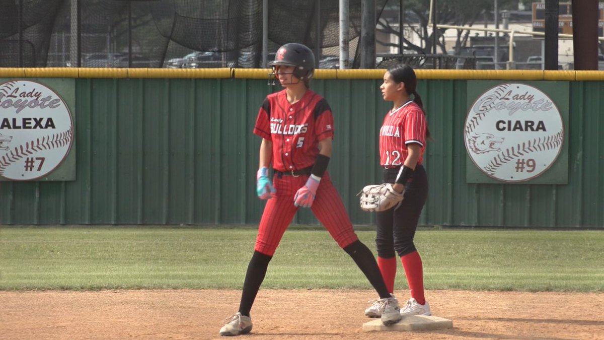 #3SportsBlitz: Fri. Bi-District Softball Highlights/Scores

*Vets Memorial blasts Mission Vets
*Carroll sweeps RGC

LINK: bit.ly/4bwc707

WEB EXCLUSIVE HIGHLIGHTS:

*London rolls Taft to move on
*Three Rivers advances past La Villa

LINK: bit.ly/3Uy4GQe