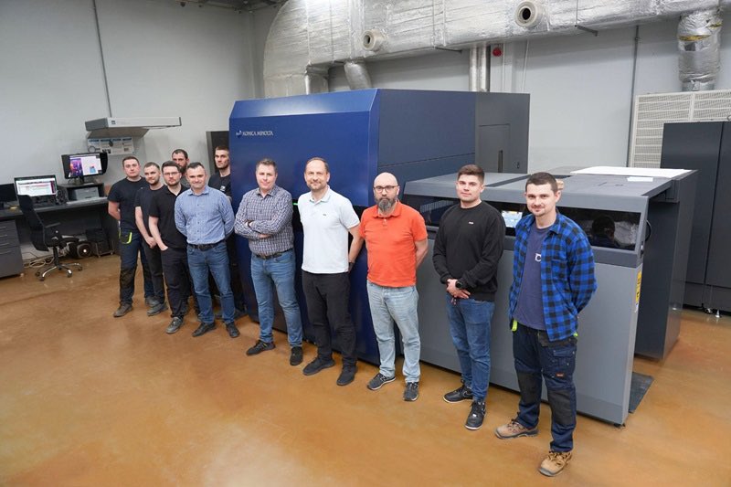 Totem.com.co.pl is proud to announce a new acquisition in its machine park - AccurioJet KM-1e from Konica Minolta, the third machine since 2018 Innovative solutions allow the highest quality printing on a variety of substrates.
wydawca.com.pl/2024/04/25/3x-…

#DigitalPrinting