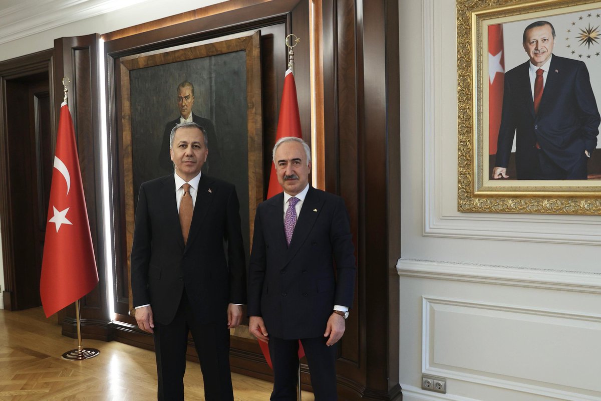 T.C. İçişleri Bakanımız Sayın Ali Yerlikaya İstanbul Üniversitemizin Rektörü Prof. Dr. Osman Bülent Zülfikar’ı makamında kabul etti. Saygılarımızla. #içişleribakanlığı #istanbulüniversitesi