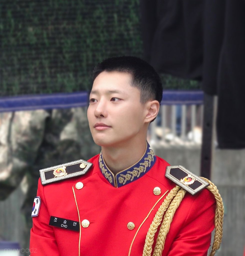 240401 세종대학군단 버스킹 조승연

무대 보는 승여니 .. 🍀

#woodz #우즈 #조승연