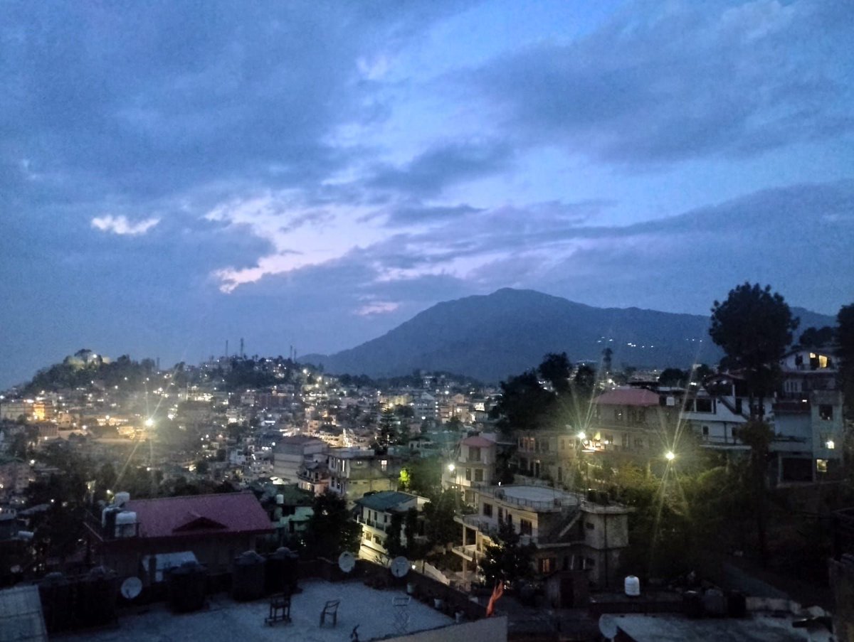 #HimachalPradesh #view #hills #himachalstory
#nightview #solan #shimla #pahadi #famousplaces ✨💫😍