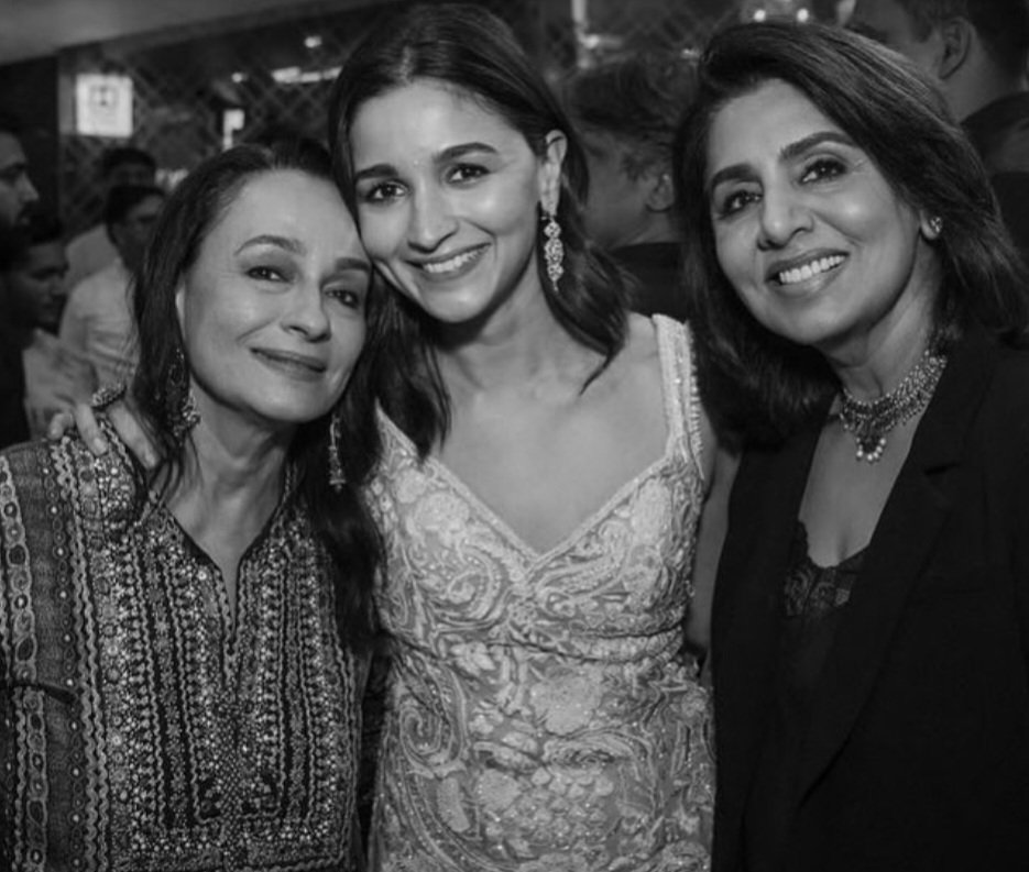 A lovely inside picture of #AliaBhatt with #SoniRazdan and #NeetuKapoor from the #Heeramandi premiere. ♥️