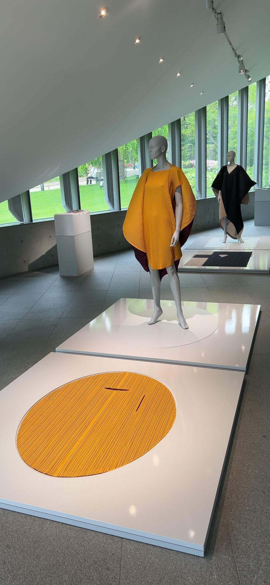 毛利の服■TOMIOMOHRI COSTUMEINSTALLATION■三宅一生 Amazon.com: Cos-Animefly 3D Printed Hoodie for Men Women