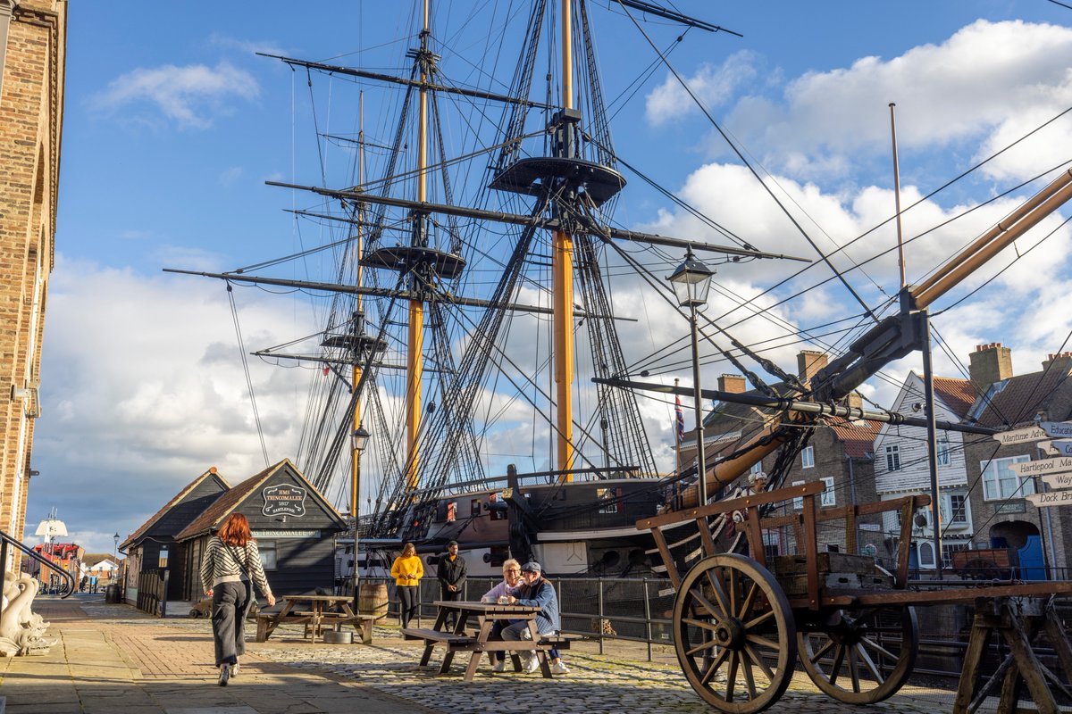 27 April 1819, HMS Trincomalee #OnThisDay in 1819, HMS Trincomalee was paid off having been delivered to Portsmouth from Bombay where the ship was built. Once moored in Portsmouth, the ship was roofed over and not used again until 1847 when she was given her first commission.