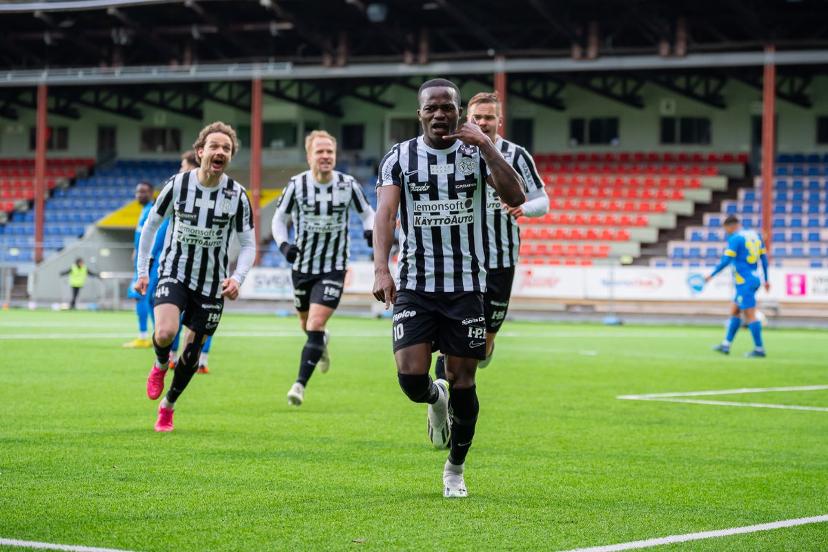 Tänään on pelipäivä!🔥 Luvassa on kaikkien aikojen mustavalkoisin Oulu-vieraspeli. 👉 kauppa.acoulu.fi ⚽️AC Oulu - VPS 🗓️La 27.4. 📍Lemonsoft Stadion, Vaasa ⏰18:30 #yhdessäseistään #seuraaraitaa #vepsu #vaasa #vasa #veikkausliiga #lemonsoftstadion #vps100