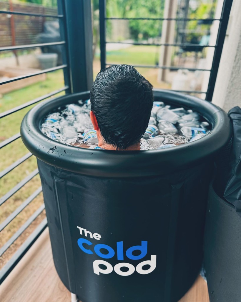 thecoldpod's tweet photo. Saturday morning chill 🌄

📷 @lorenzoescondeur

#thecoldpod #coldpod #coldpodding #coldwatertherapy #coldwaterimmersion #coldplunge https://t.co/iMxwv5bF7v