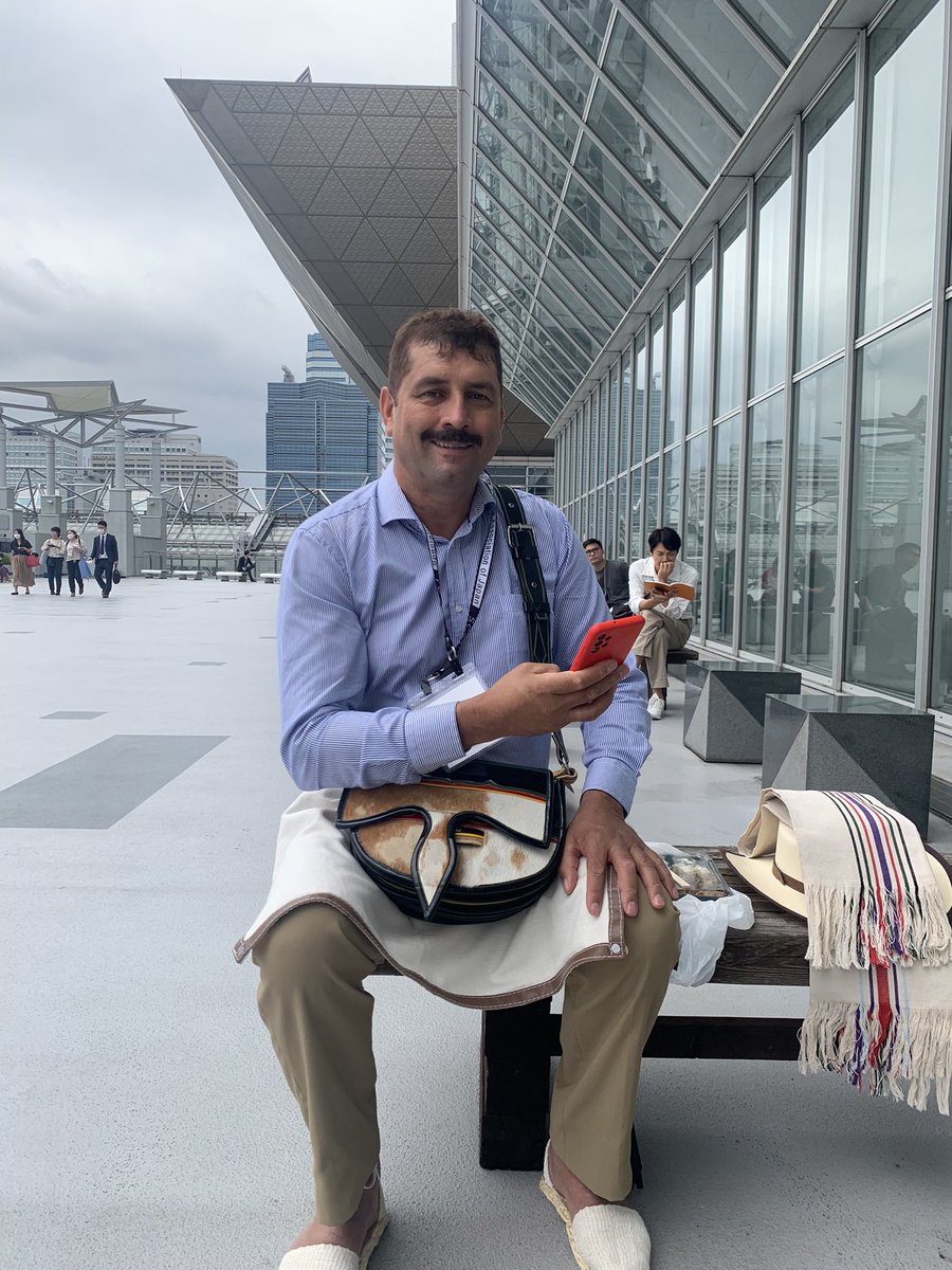 Se apaga la luz de nuestro ícono Carlos Castañeda, autentico cafetalero y gran amigo Para nosotros no hay despedidas Donde quiera que estés, siempre estarás en nuestros corazones