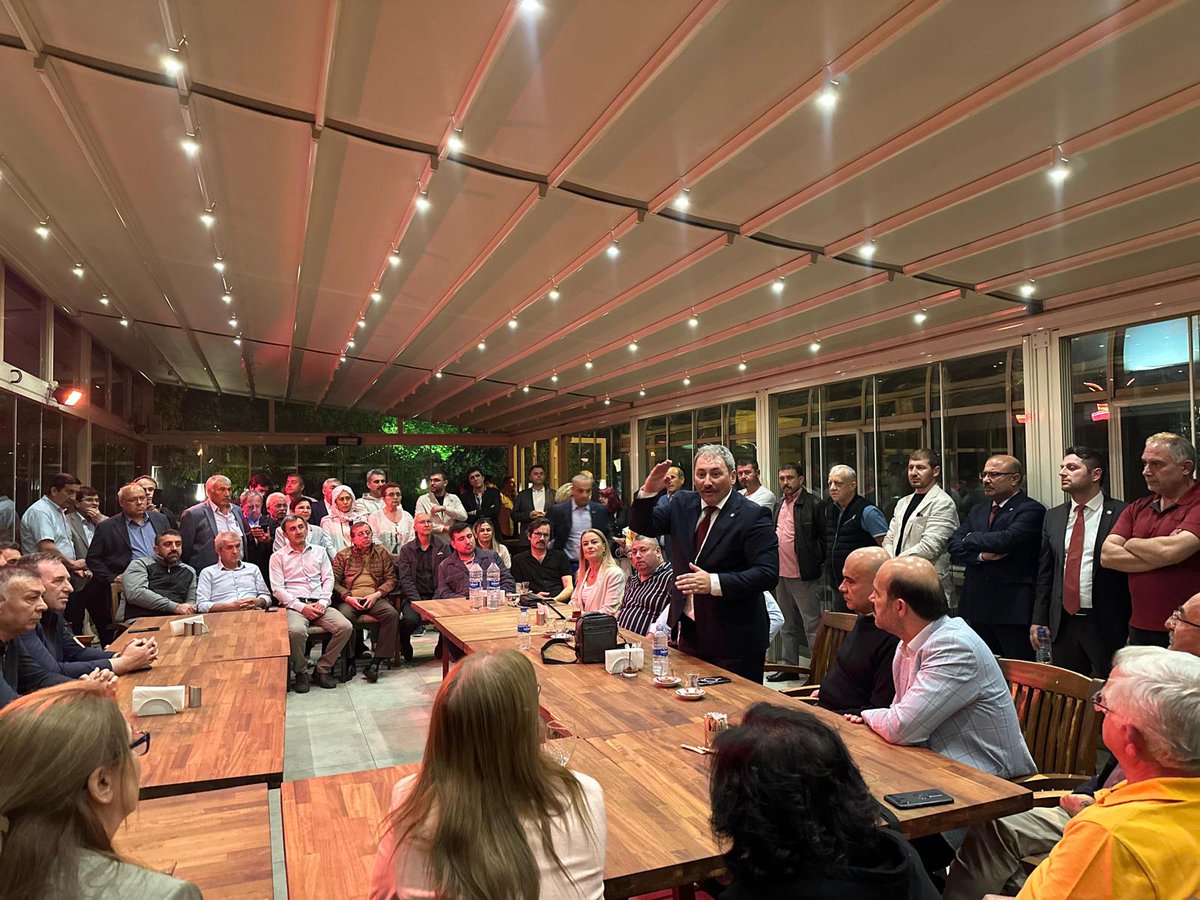 Yusuf Emre KOROGLU (@yekoroglu) on Twitter photo Ya bir yol bul,
Ya bir yol aç,
Ya da yoldan çekil!
Tolga Akalın, imkansızlıklarla örülü bir zeminde;
Zekası, çalışkanlığı, temsil kabiliyeti ve kararlı duruşuyla hem tıkanan damarları açtı, hem de iktidara giden yolu buldu.
Türkiye’de yeni bir sayfa açılıyor..
<a href="/avtolgaakalin/">Mehmet Tolga AKALIN</a> Ya bir yol bul,
Ya bir yol aç,
Ya da yoldan çekil!
Tolga Akalın, imkansızlıklarla örülü bir zeminde;
Zekası, çalışkanlığı, temsil kabiliyeti ve kararlı duruşuyla hem tıkanan damarları açtı, hem de iktidara giden yolu buldu.
Türkiye’de yeni bir sayfa açılıyor..
<a href="/avtolgaakalin/">Mehmet Tolga AKALIN</a>