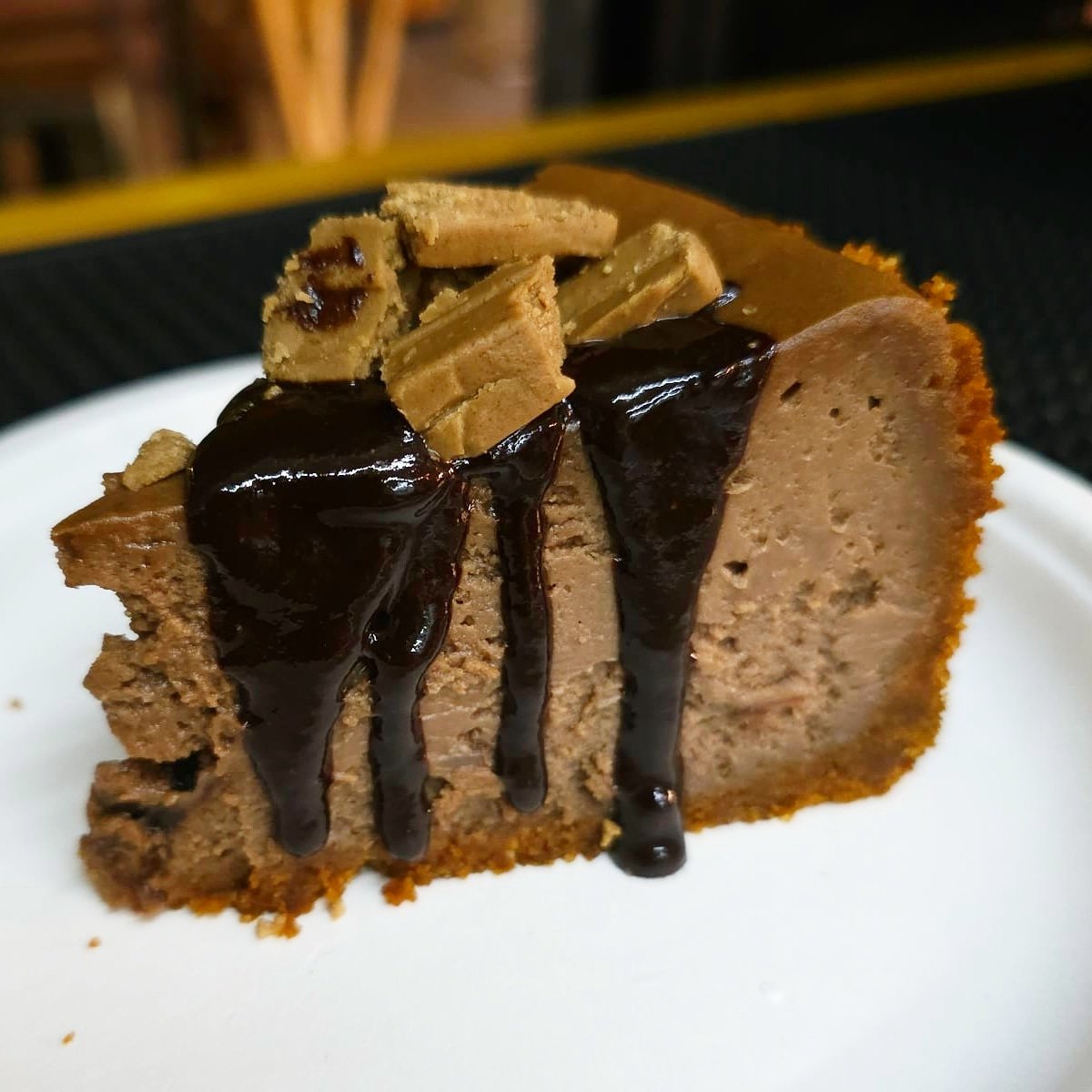 CHOCNUT CHEESECAKE 🇵🇭
#chowline #chowlinecoron #pizza #pasta #bread #sandwiches #betterthanever #coron #palawan #islandllife #philippines #buylocal #lovethephilippines #supportlocalph #modernamericancuisine #filipinofoodmovement #yummyph #whattoeatph #eatpilipinas #mycoron