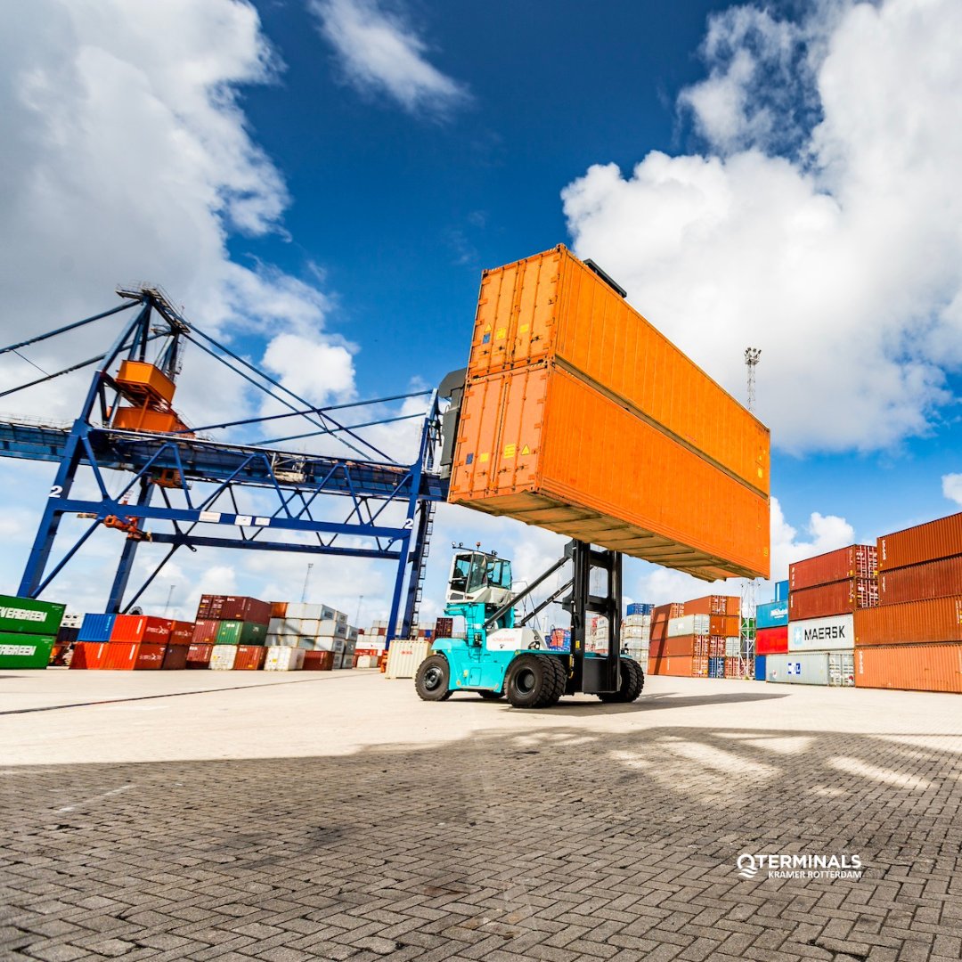 QTerminals Kramer Rotterdam wenst iedereen een fijne Koningsdag!
---
QTerminals Kramer Rotterdam wishes everyone happy King’s Day!

#QTerminals #QTerminalsKramerRotterdam #containerhandling #shippingcontainers #containerterminal #logistics #containersolutions #Koningsdag