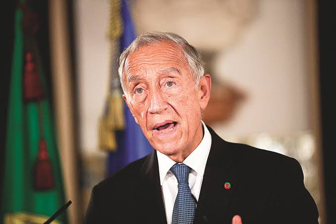 ➖️ İtiraf niteliğinde sözler! Portekiz Cumhurbaşkanı Marcelo Rebelo de Sousa: 'En az 12,5 milyon Afrikalıyı kaçırdık sonra köle olarak sattık. Sömürgeciliğin bedelini ödemek zorundayız.'