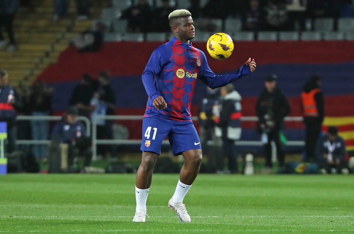 🔴 Rumors about Mikayil #Faye and FC Bayern: The club is monitoring the development of the 19 y/o talent from Barça Atlètic. He has also been scouted at various tournaments in recent years.

However, it's not a hot topic for Bayern at the moment.

@SkySportDE 🇸🇳