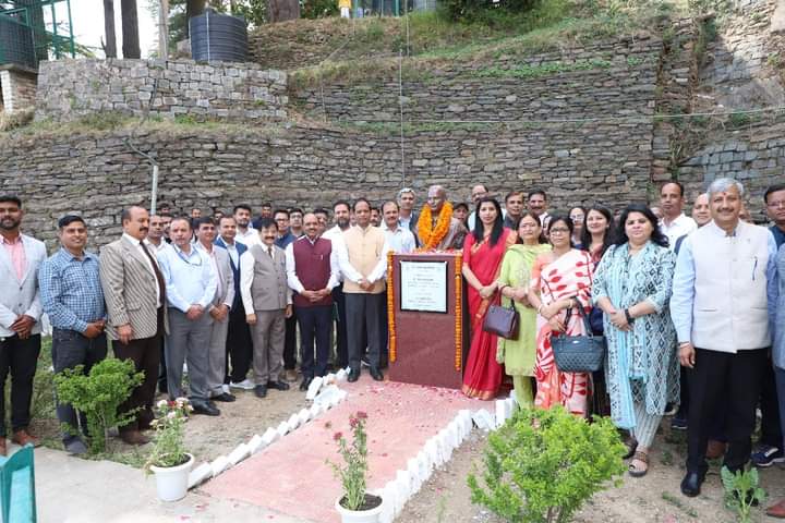 Celebrating 100 years of #rust research in #India Secretary @dare_goi and Director General, @icarindia Dr Himanshu Pathak @hpathak_icar was the Chief Guest and unveiled , a bust of KC Mehta (Founder of this station), at RS Flowerdale #Shimla @Gysingh5 @globalrust