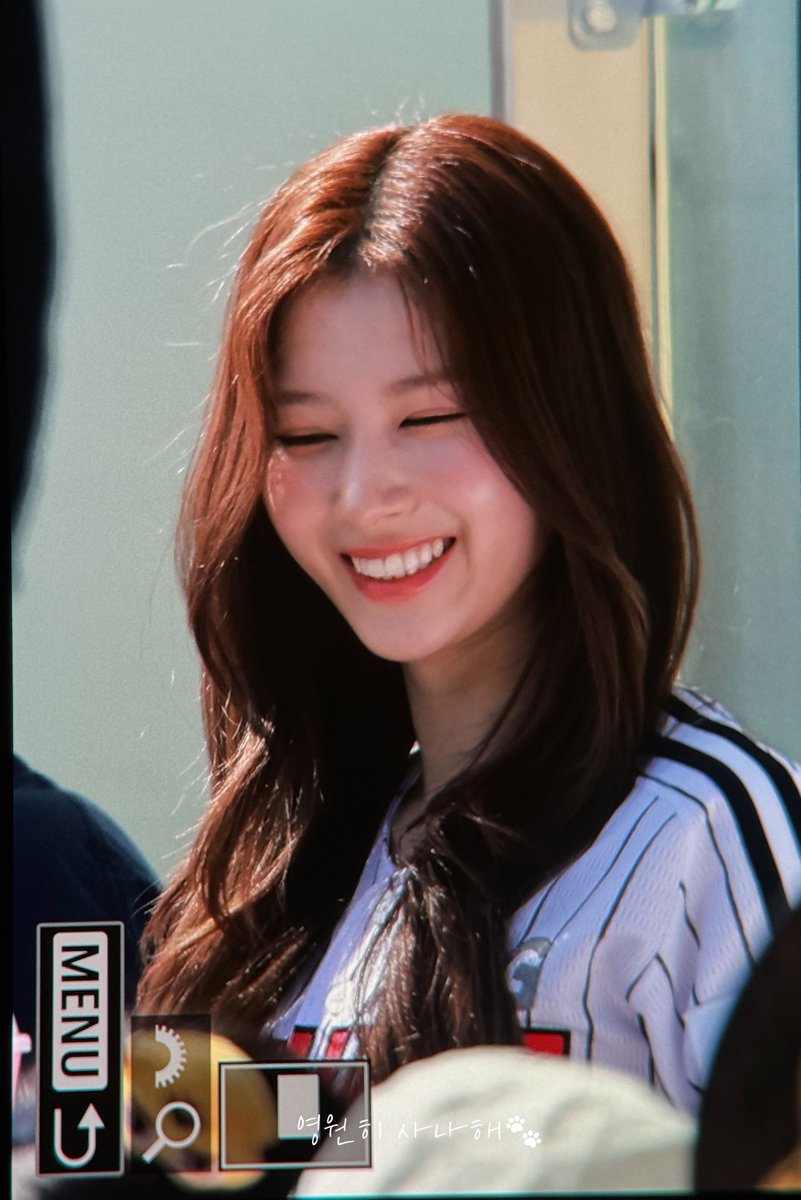 Forever_Sanahae's tweet photo. 240427 LG트윈스 시구 preview
시구여신⚾️
#TWICE #SANA #트와이스 #사나 #サナ https://t.co/OEWacosDSv