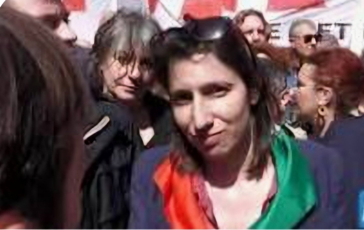 Allora #compagni, organizzamose che il tempo è poco.
Dopo il #25aprile riproponemo l'#antifascismo e un paio di monologhi pure il #primomaggio o magari anche tre e così se portamo avanti contro la parata militare '#fascista' del #2giugno così arrivamo forti alle #Europee2024?