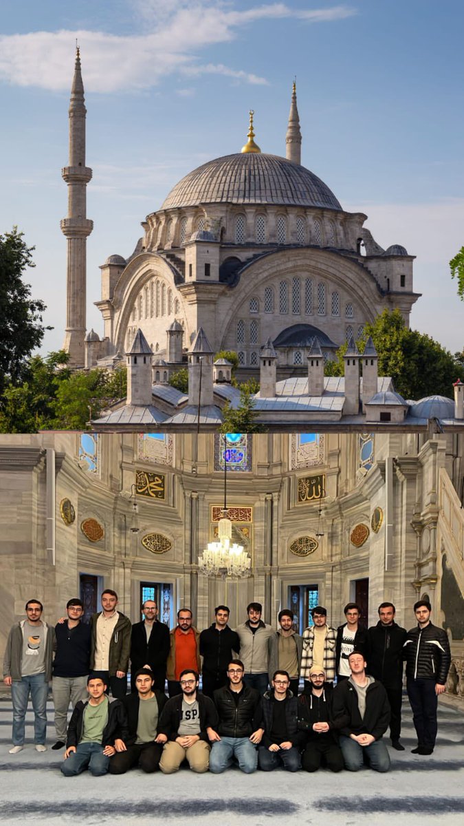 İTÜ’lü bir grup gençle Nuruosmaniye Camii’ndeydik 😊