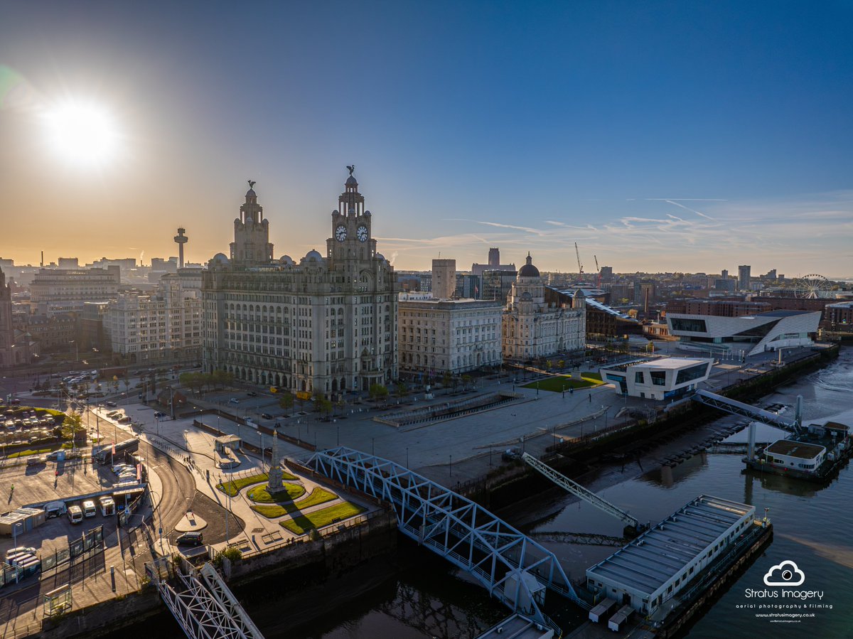 Have a great weekend Liverpool 🌅 @stjohnsbeacon @tunneltouralis1 @angiesliverpool @realrobinjmac65 @YOLiverpool @StormHour #liverpool #pierhead #merseyside