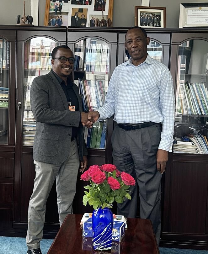 It is always a pleasure to re-connect with my brother @OliverChinganya , Director of the African Centre for Statistics at @ECA_OFFICIAL. #Partnership #Statistics #DataSystems #FrontierDataTechnologies #DigitalTransformation #FinancingforData