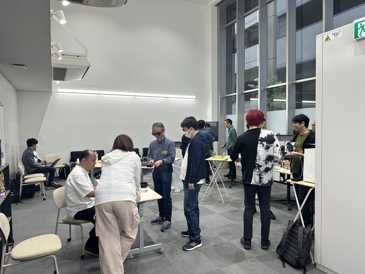 ガチ後方腕組みおじさんワイ、交流の姿を見て超絶ニコニコ #iwama3Dスキャン交流会