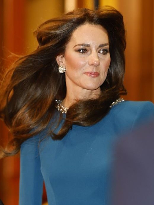 Because.. the wind is high - The Beatles ♔ HRH #GetWellSoon #PrincessofWales 🐝#PrincessCatherine #RoyalFamily #KateTheGreat #TeamWales #icon #ghd #iconic #IStandWithCatherine #tcb #Vogue #Tatler #CatherineWeLoveYou #Frockingfabulous #13YearsofWillandKate #Queen 🏴󠁧󠁢󠁷󠁬󠁳󠁿