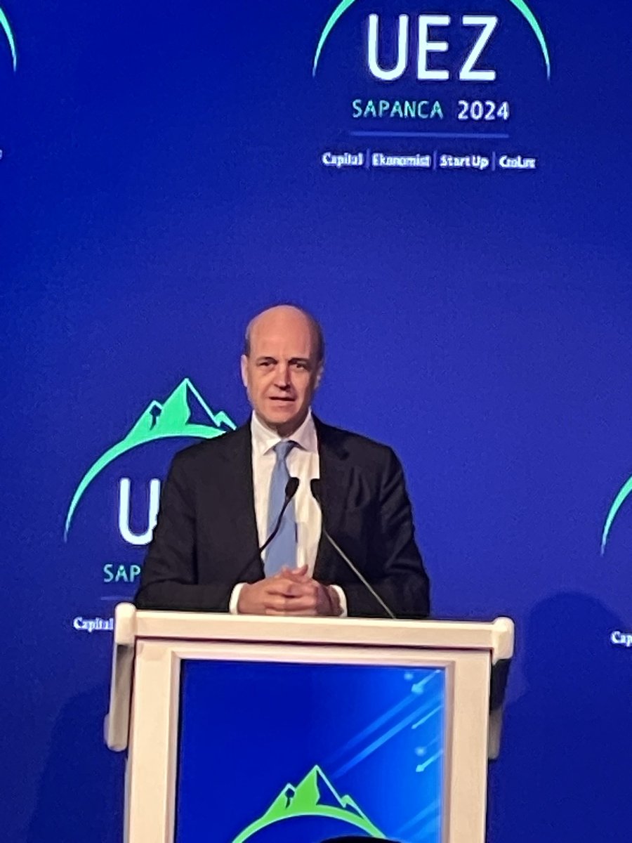 Eski İsveç Başbakanı Fredrik Reinfeldt Yeni dünya düzeni ve dinamikleri üzerine #uez2024’ün 2. Gün açılış konuşmasını yapıyor. @CapitalDergisi @UEkonomiZirvesi