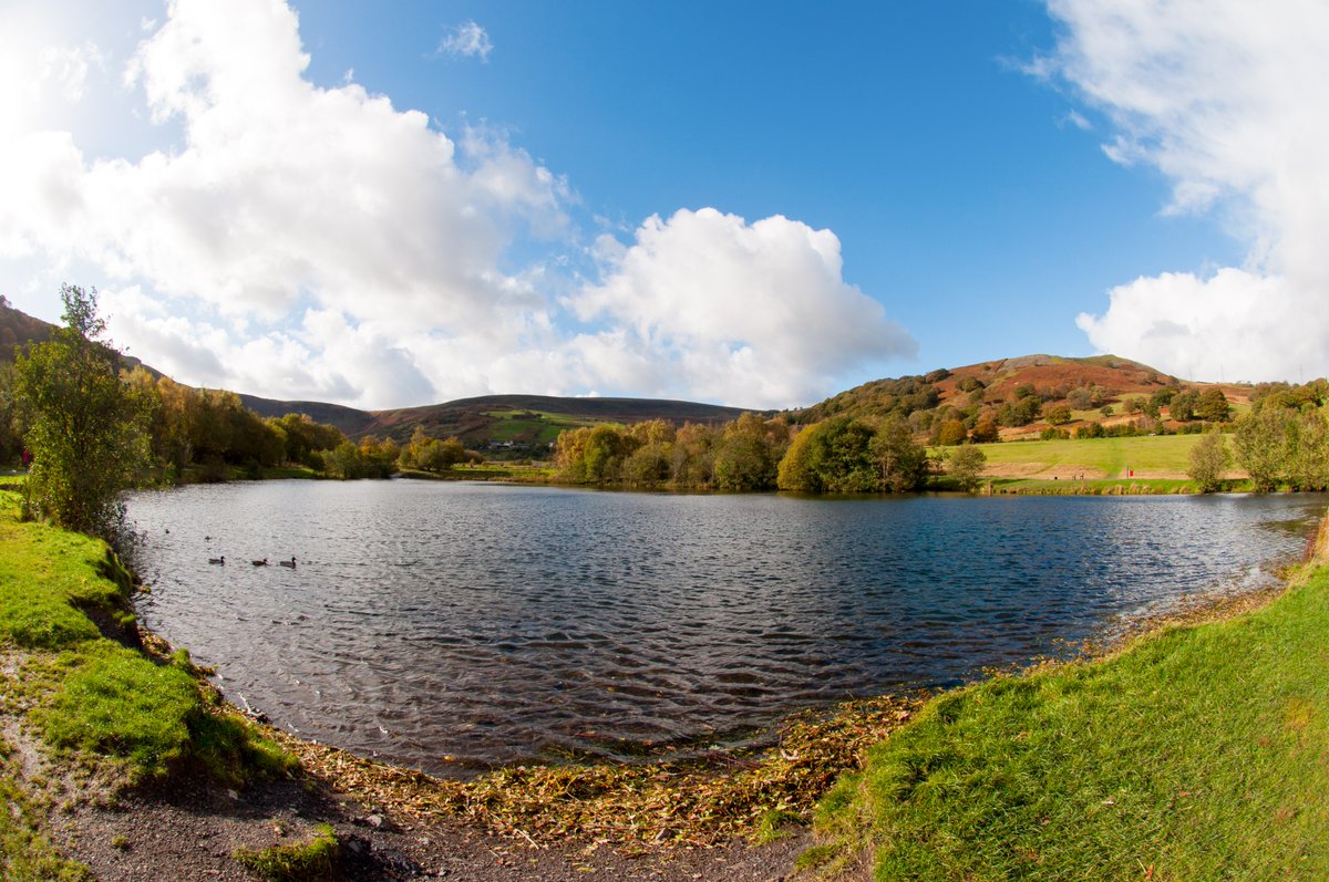 Cofiwch fod ein hachlysur codi sbwriel yn cael ei gynnal yfory (dydd Sul 28 Ebrill) am 11am. Croeso i bawb – dewch i helpu i gadw ein parc gwledig yn lân.