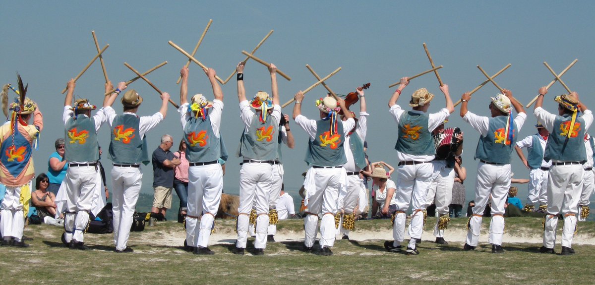 Join us at Country Comes to Town on 18 May at @LydiardPark to witness @IcknieldWayMM performing a wonderful 500-year-old traditional Morris dance! Discover more about this upcoming family-friendly event in #Swindon: wiltshirewildlife.org/news/free-fami…
