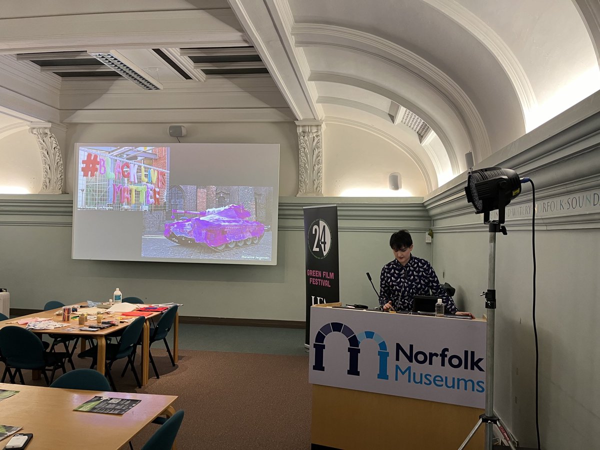 Learning about Yarn Bombing and Ecofeminism with wonderful Miriam Kent 💚 ⁦@drmarvel_⁩ ⁦@FTM_UEA⁩ ⁦@NorwichCastle⁩