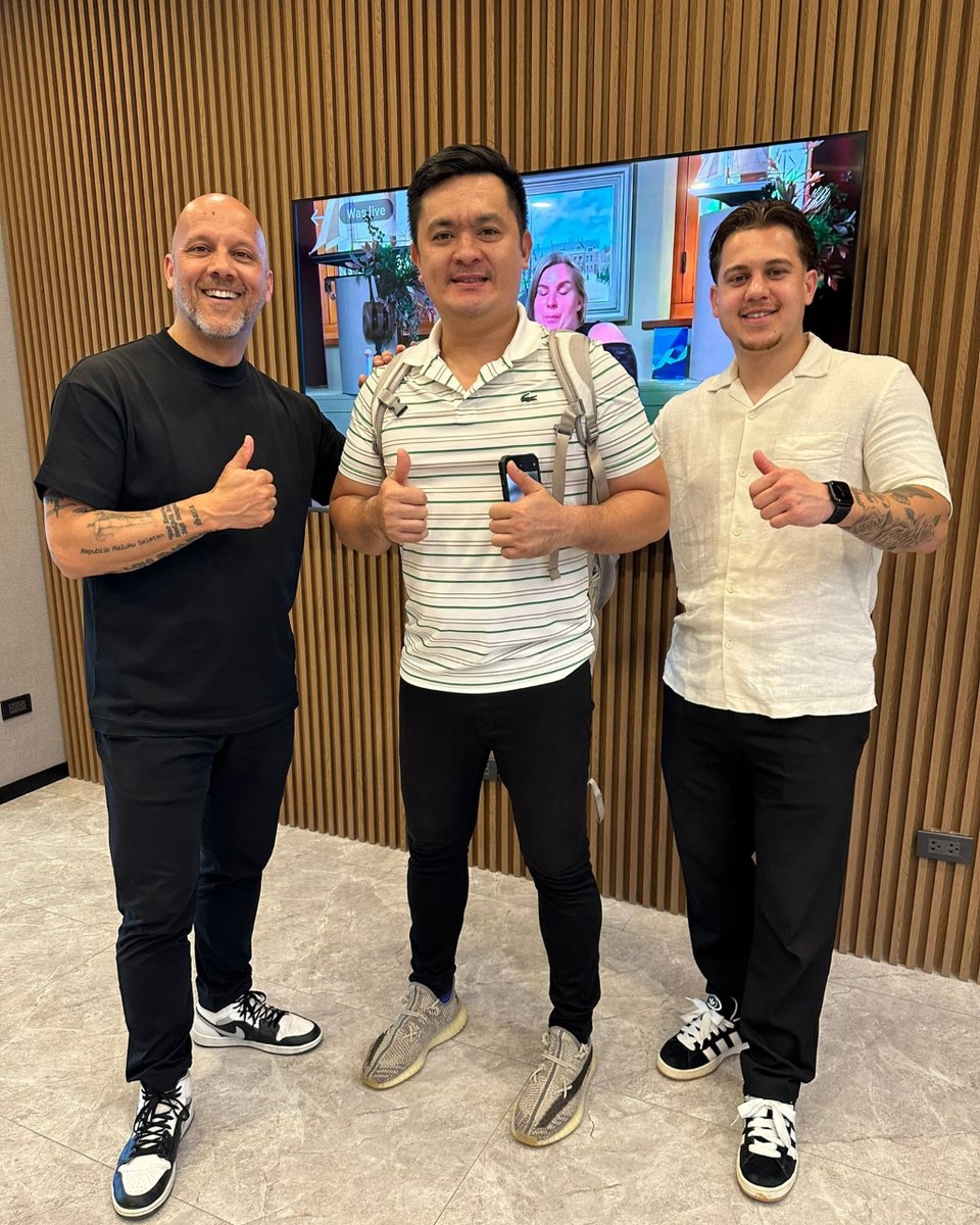 It was great to meet John Paul at our new office in Manila 🇵🇭 Europe is waiting for you! 🌏 

#welcometoeurope #philippines #manila #axxazcrew #inlandshipping #axxazmarine