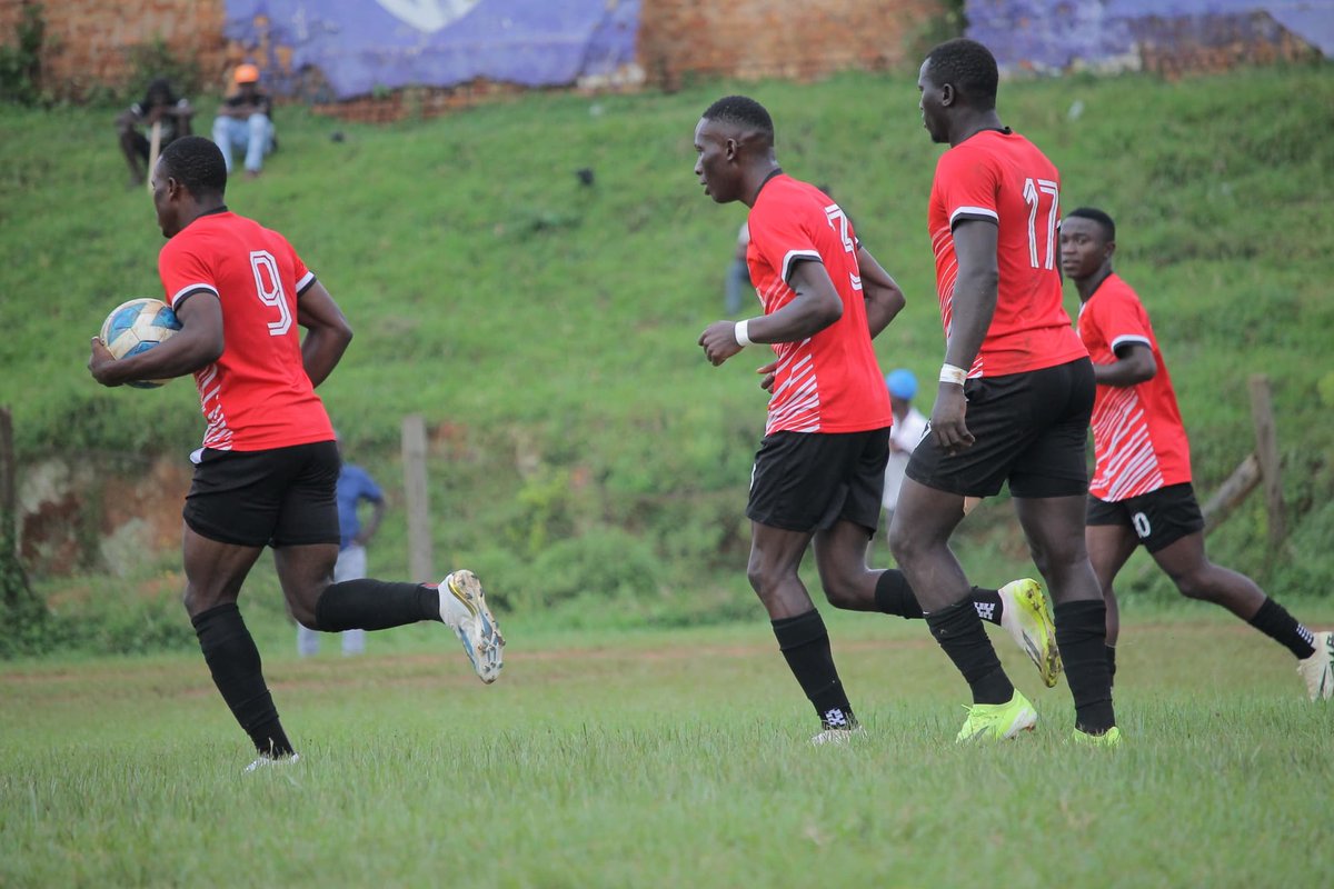 #USSSAGames2024 || Boys Football Masaka 

Halftime 
 @SMASK_School leads at the break

Kisozi Seed School 0 : 1 St Mary's Boarding School Kitende.
🏟️ Masaka Recreation Grounds.
#USSSAFootballBoys2024