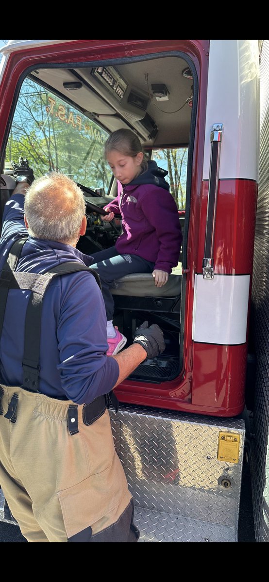 Learning about how the fire department personnel keep us safe. @ArchNY_Schools  @NY_Arch  @ArchNY_Supt  @ArchNYCathID  @ArchNYCathID @CWCatholicSchls @CatholicEd4All @SpecialEd