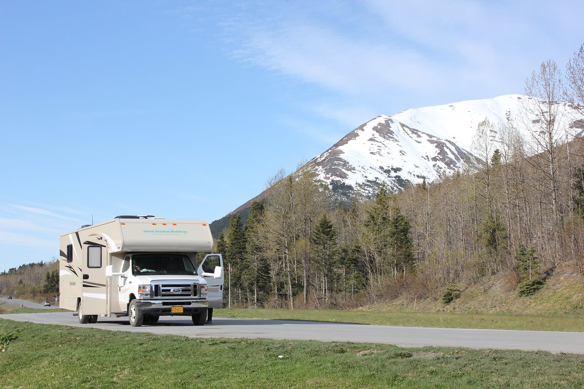 Has an unexpected RV hiccup threatened to dampen your camping joy? Worry not! With Mechanics on Wheelz, help is just a call away.
#mobilemechanics #mechanicsonwheelz #rvrepair #campers