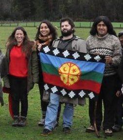 gene_llerena's tweet photo. Tus amigos, ESCORIA marxista, esos q visitabas, alababas y protegías oponiéndote a estados de excepción y leyes son los q anoche MATARON a 3 carabineros y luego sus cuerpos quemados, el KARMA hará lo suyo, mil veces malditos. https://t.co/NkUQPpIAqW