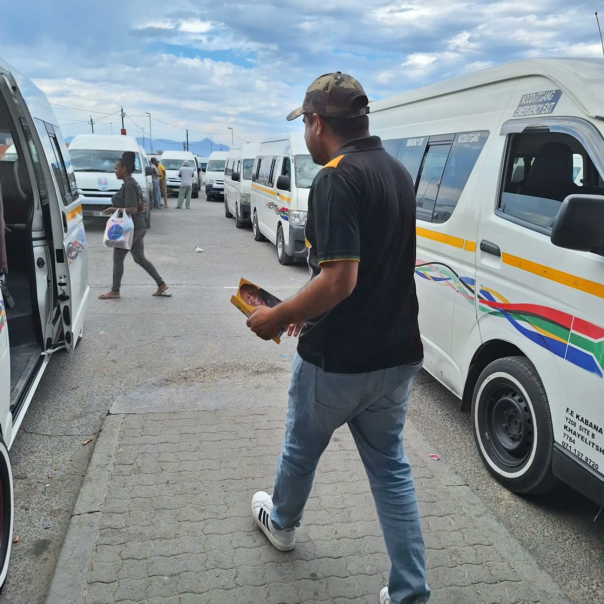 Voter contact with commuters at the Site C Taxi Rank, Khayelitsha on this Freedom Day as the public looks forward to building an inclusive Western Cape with us #LetsDoMoreTogether #VoteANC2024