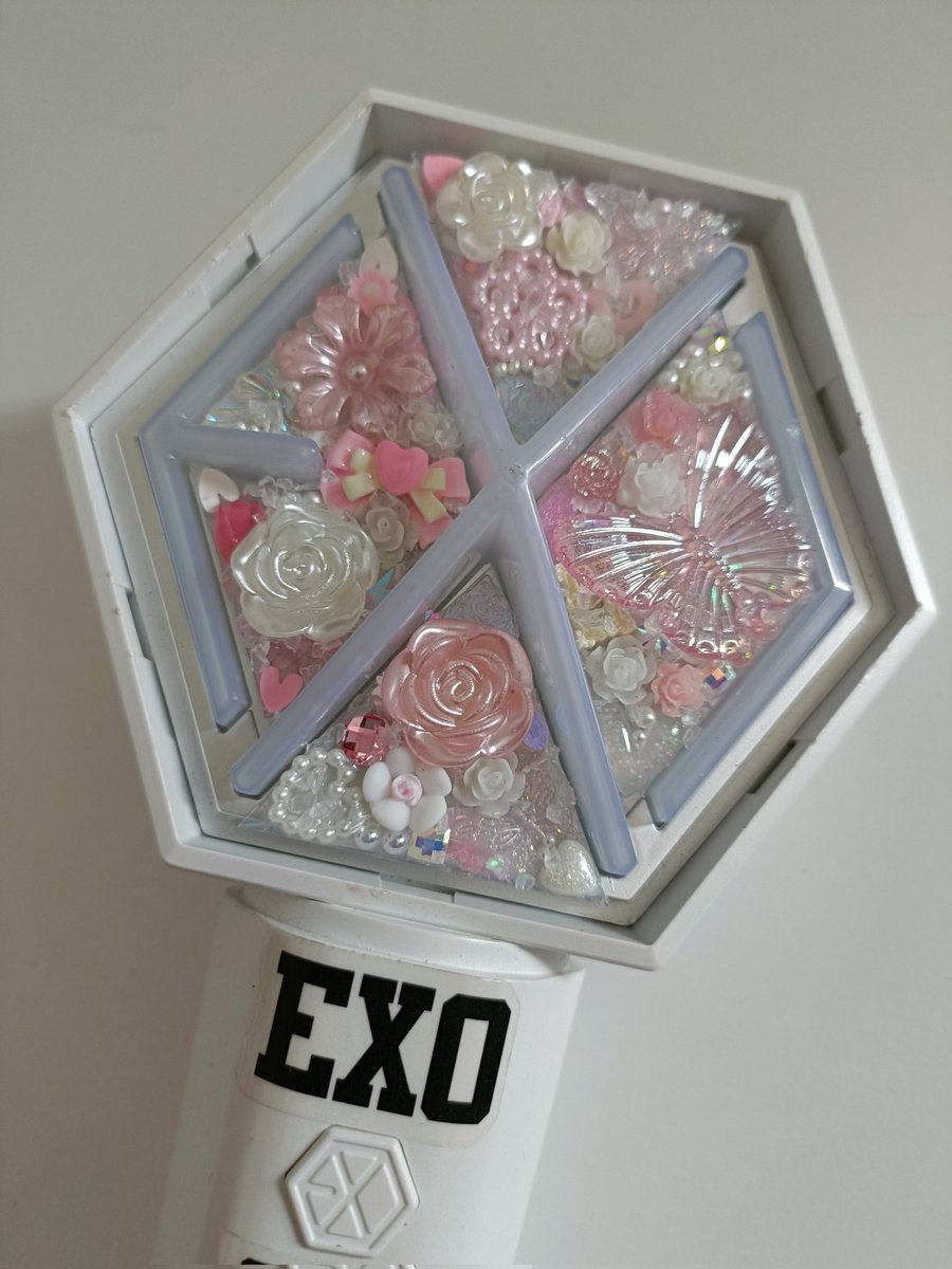 I will be giving away 9 sets of eribong inserts! Meet up at SU:HOME

RT, LIKE and Drop the ff:

MY EXO
EXO WE ARE ONE
EXO OT9
EXO SARANGHAJA
EXO THE ACE
EXO LEGENDS
EXO KINGS
EXO BEST
EXO-L UNITE
EXO BEST GROUP EVER 

#EXO_BestGroupEver #WeStandForEXO
#EXO #엑소 @weareoneEXO