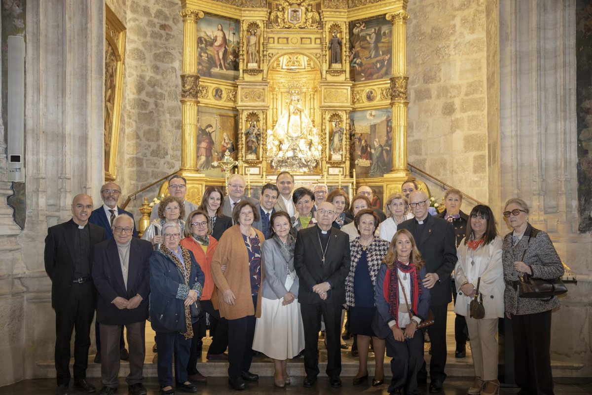 D. Ángel, Obispo emérito de Albacete, tuvo un emotivo acto de agradecimiento por los años de episcopado en la Diócesis de Albacete por parte de la Real Asociación de la Virgen de los Llanos, patrona de la Diócesis.